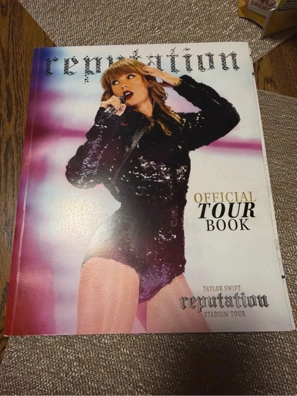 Official Taylor Swift Reputation Stadium Tour Book (2018)